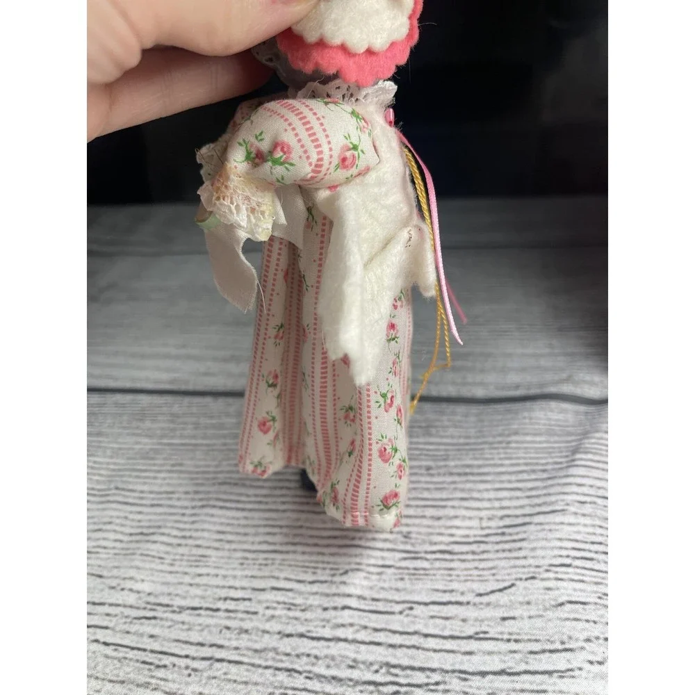 Ducks and Friends Mama Precious Mouse Pink dress Gray porcelain head